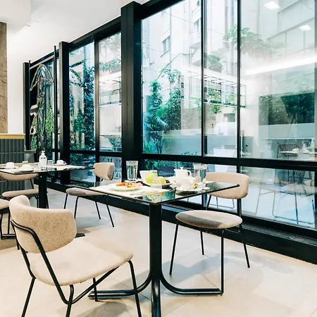 Hotel Athinais 3*