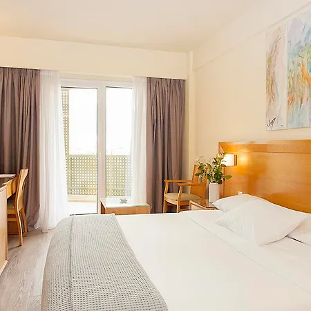 Athinais 3* Athens