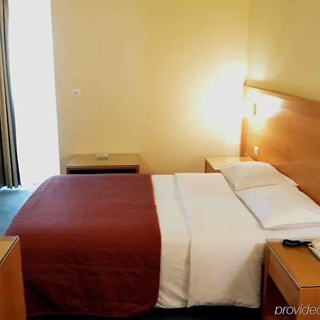 Hotel Athinais 3*