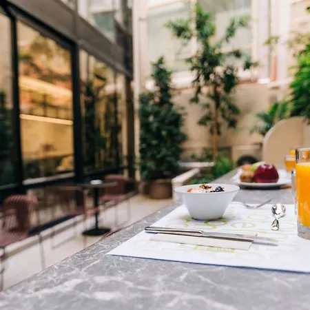 Athinais 3* Athens